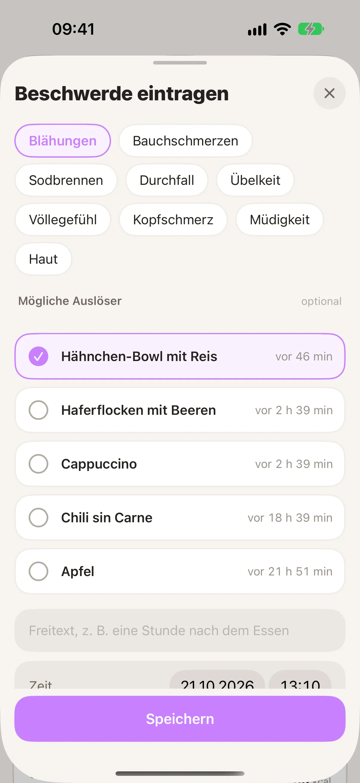 Bildschirm „Beschwerde eintragen“ mit ausgewählten Blähungen und der Hähnchen-Bowl als möglichem Auslöser